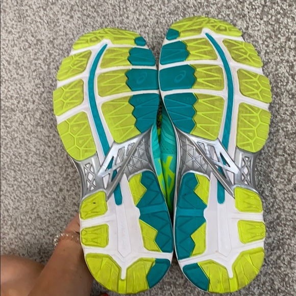 ASICS running shoe - Picture 4 of 7